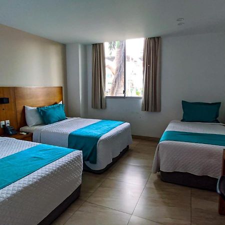 Aquamarina Hotel Manta Exterior photo