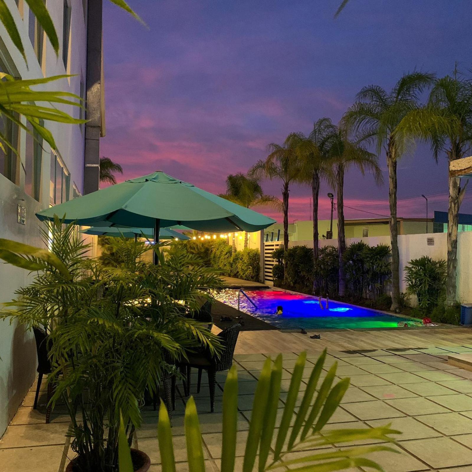 Aquamarina Hotel Manta Exterior photo